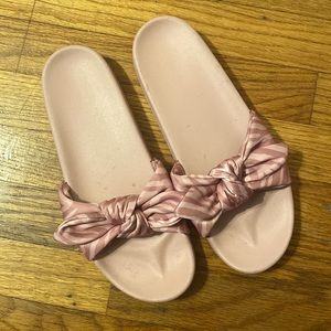 Pink Sandal with pink Bow